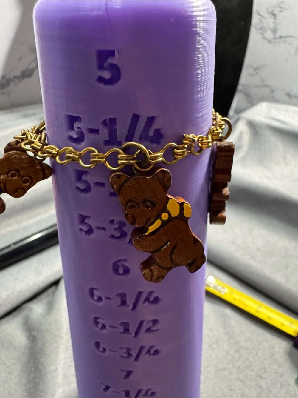 Vintage Source Unknown Brown Wooden Bear Charm Bracelet Gold Tone